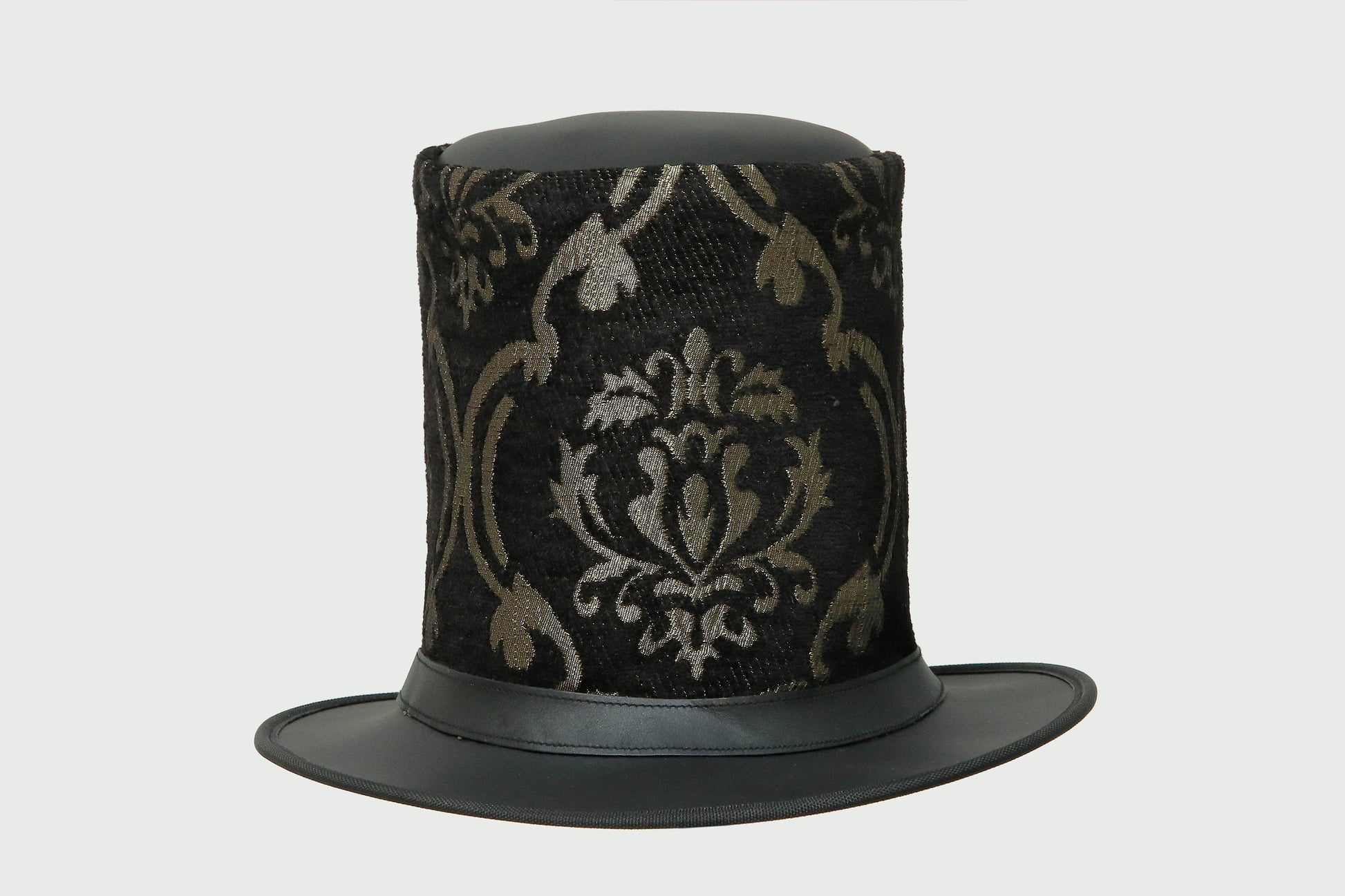 "Skull-Style Leather Hat with Leathers Crafted